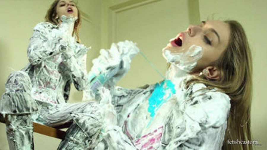 Horny Chloe Toy Covers Herself in Shaving Foam