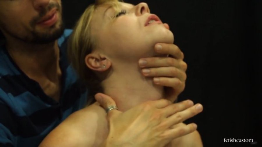 Sensual Neck Fetish Play in a Ritual - Lucy Lauren