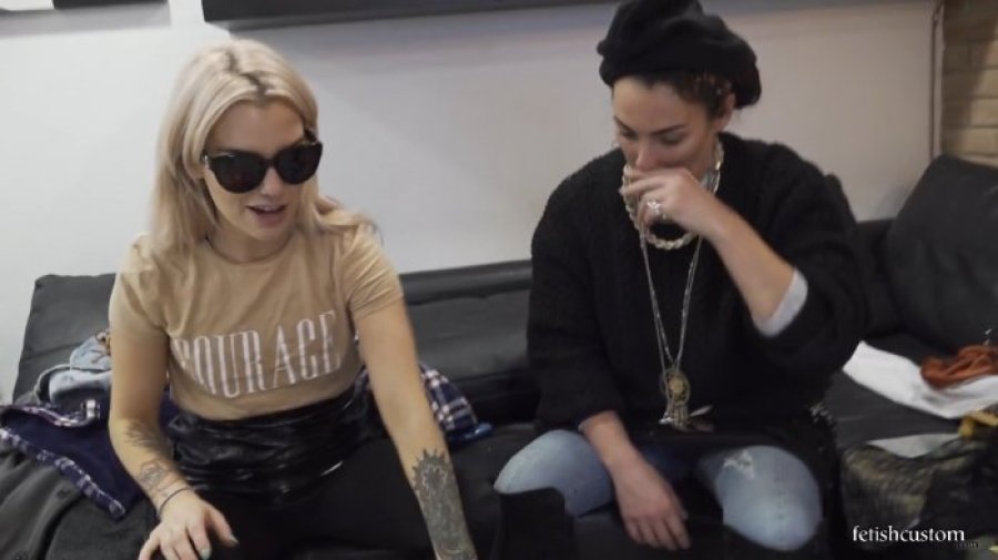 Strip Poker Battle - AltSiren and Tanya