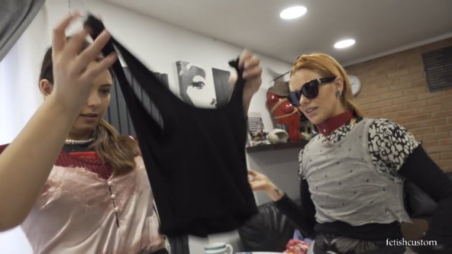 Strip Poker Battle - AltSiren and Alicia #2